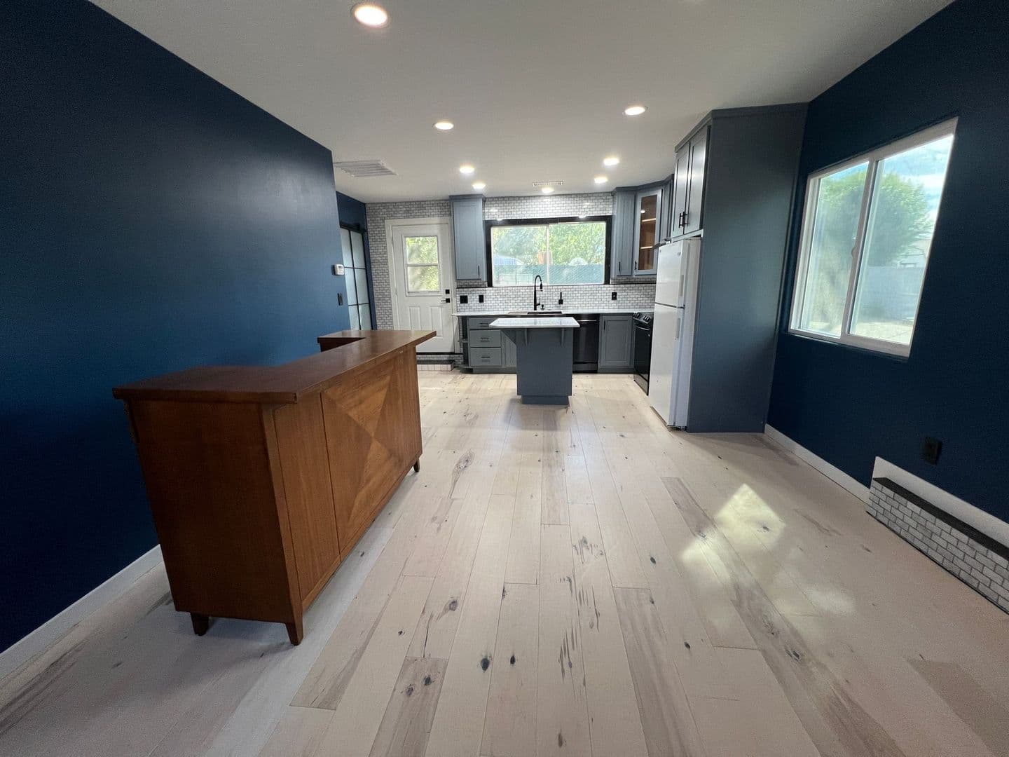 Red Bluff House: 240 1/2 Beverly Ave