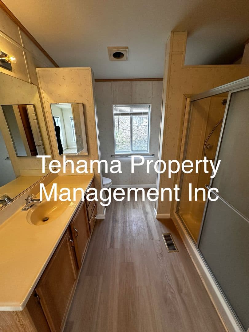 Red Bluff House: 350 Gilmore Rd Spc 101