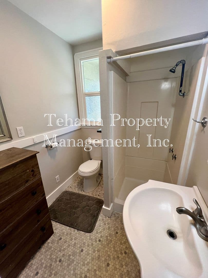 Red Bluff Apartment: 1051 Washington Street