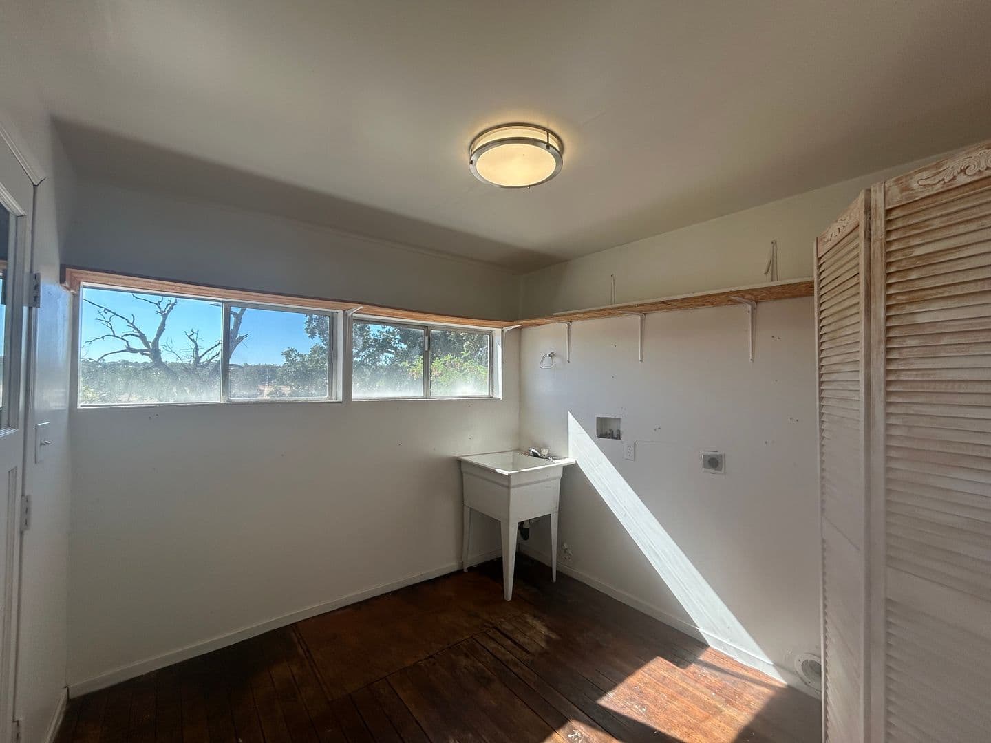 Red Bluff House: 19535 Red Bank Rd