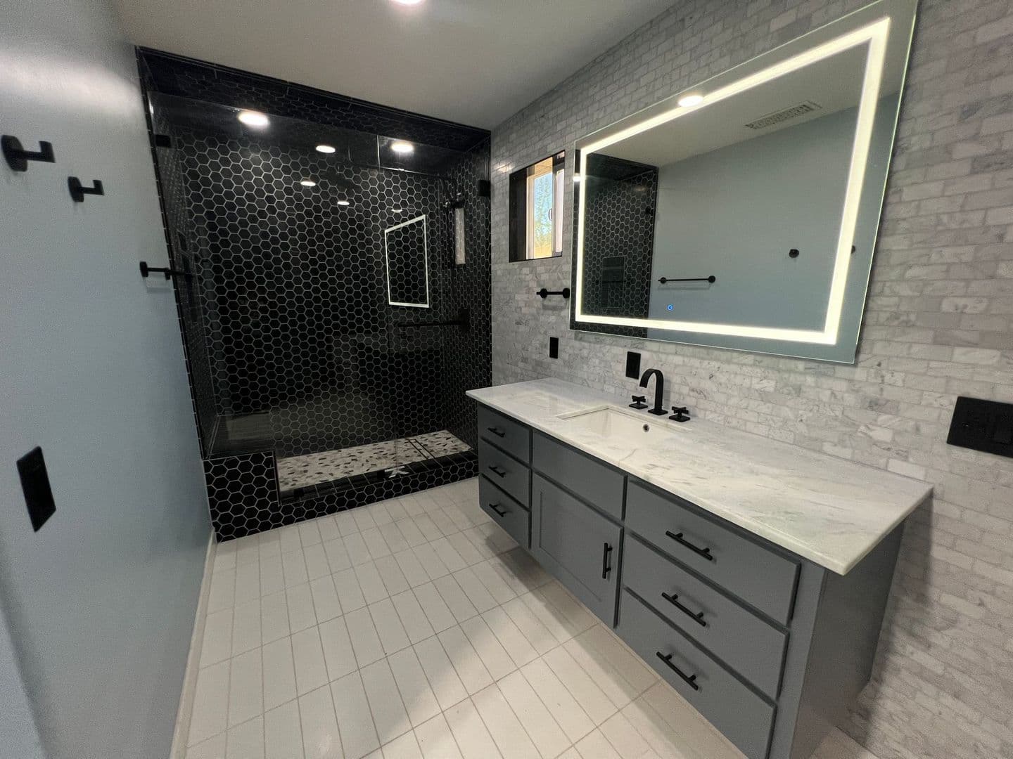Red Bluff House: 240 1/2 Beverly Ave