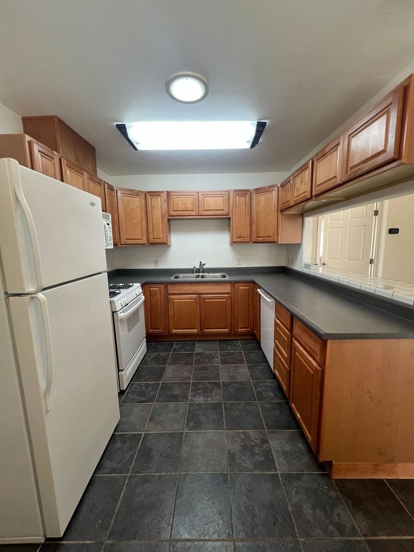 Red Bluff House: 22857 Sanford St