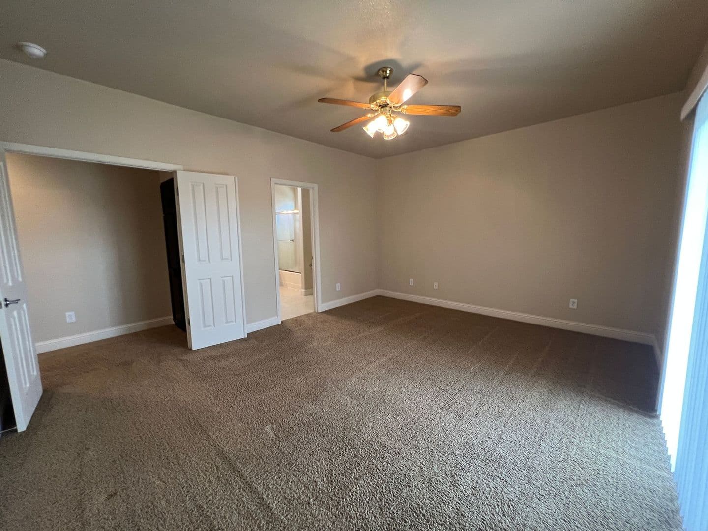 Red Bluff House: 371 James Ave