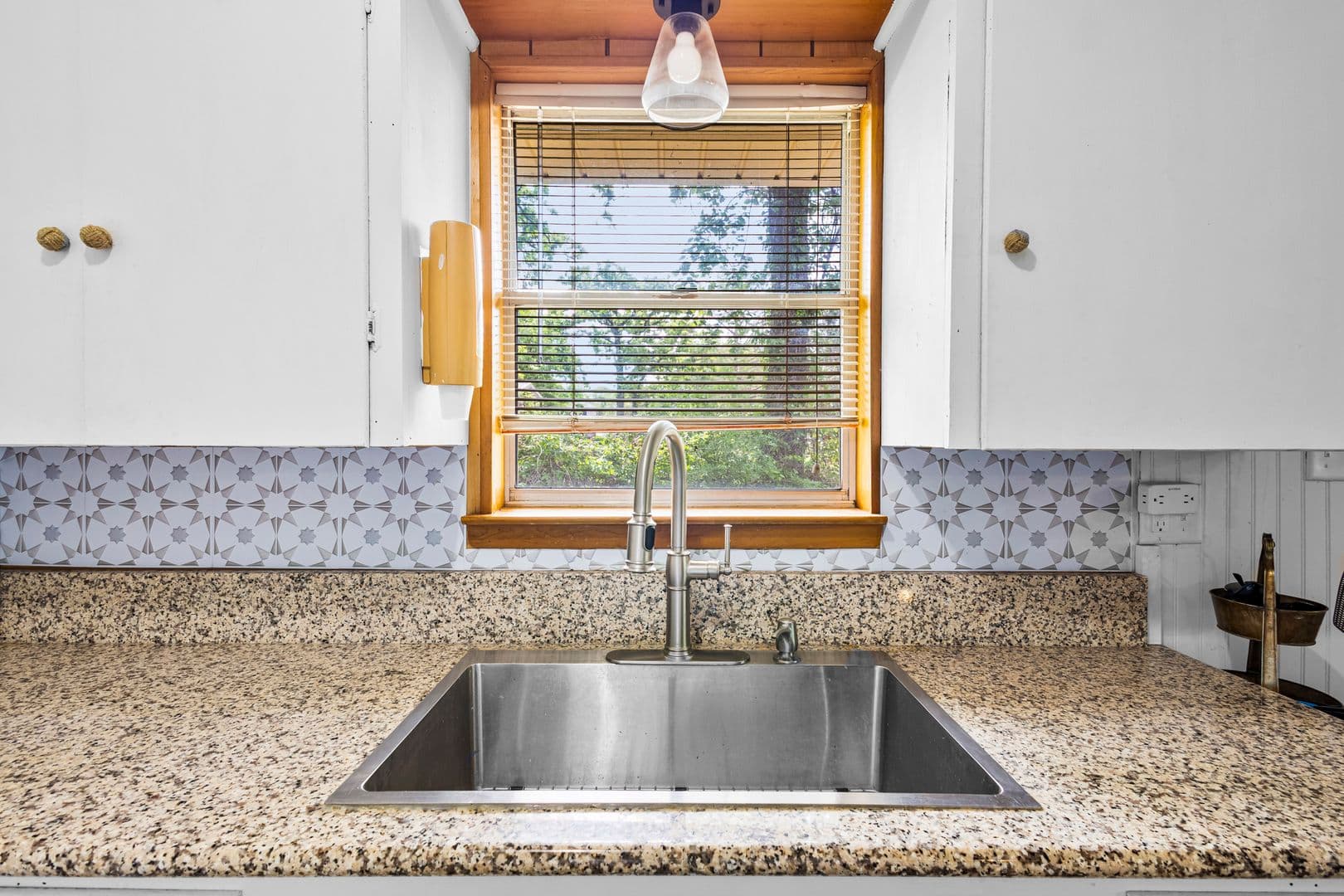 Gun Barrel City House: 111 Island Park Drive
