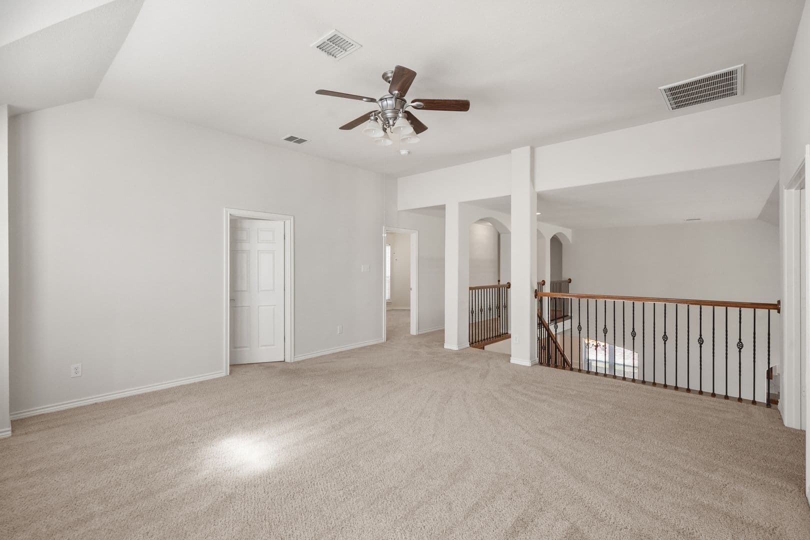 Mansfield House: 121 Monticello Dr