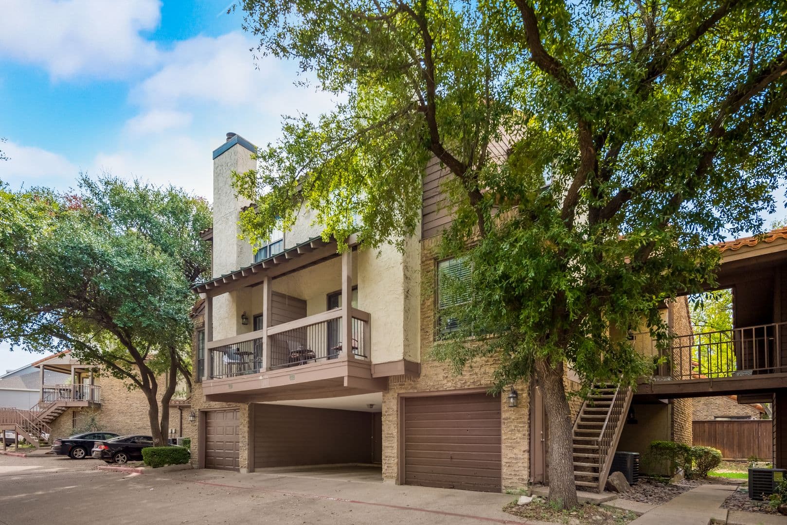 Richardson Condo: 336 Melrose Drive