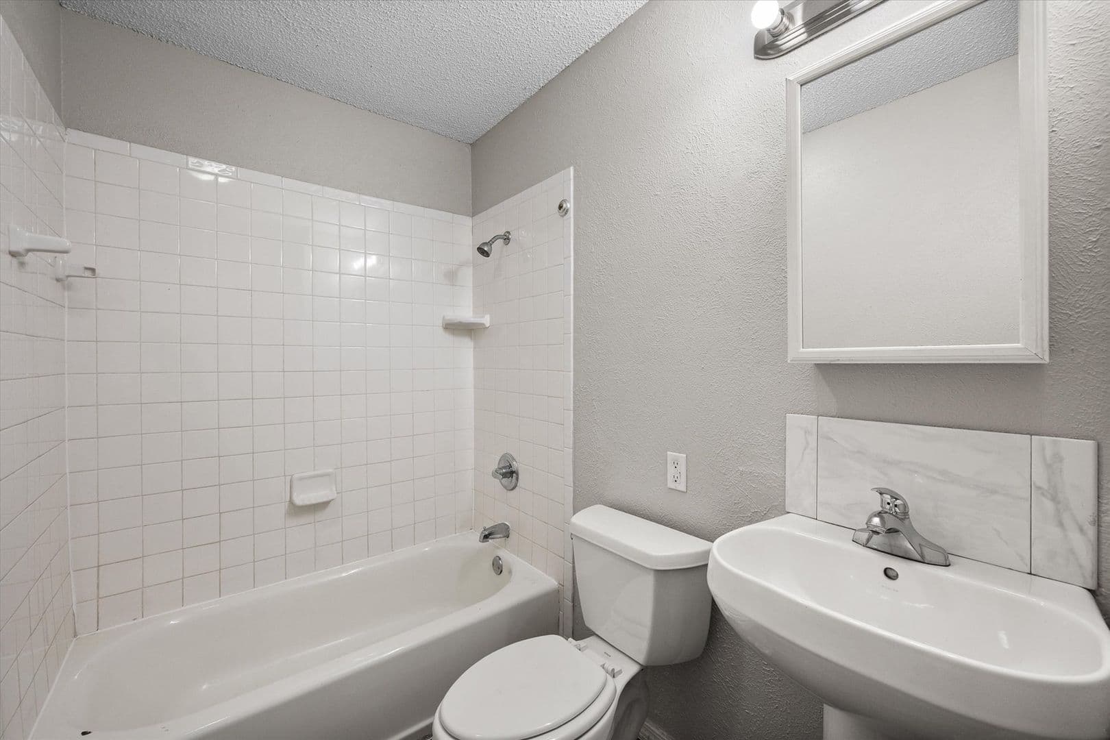 Mansfield House: 823 Quail Ter