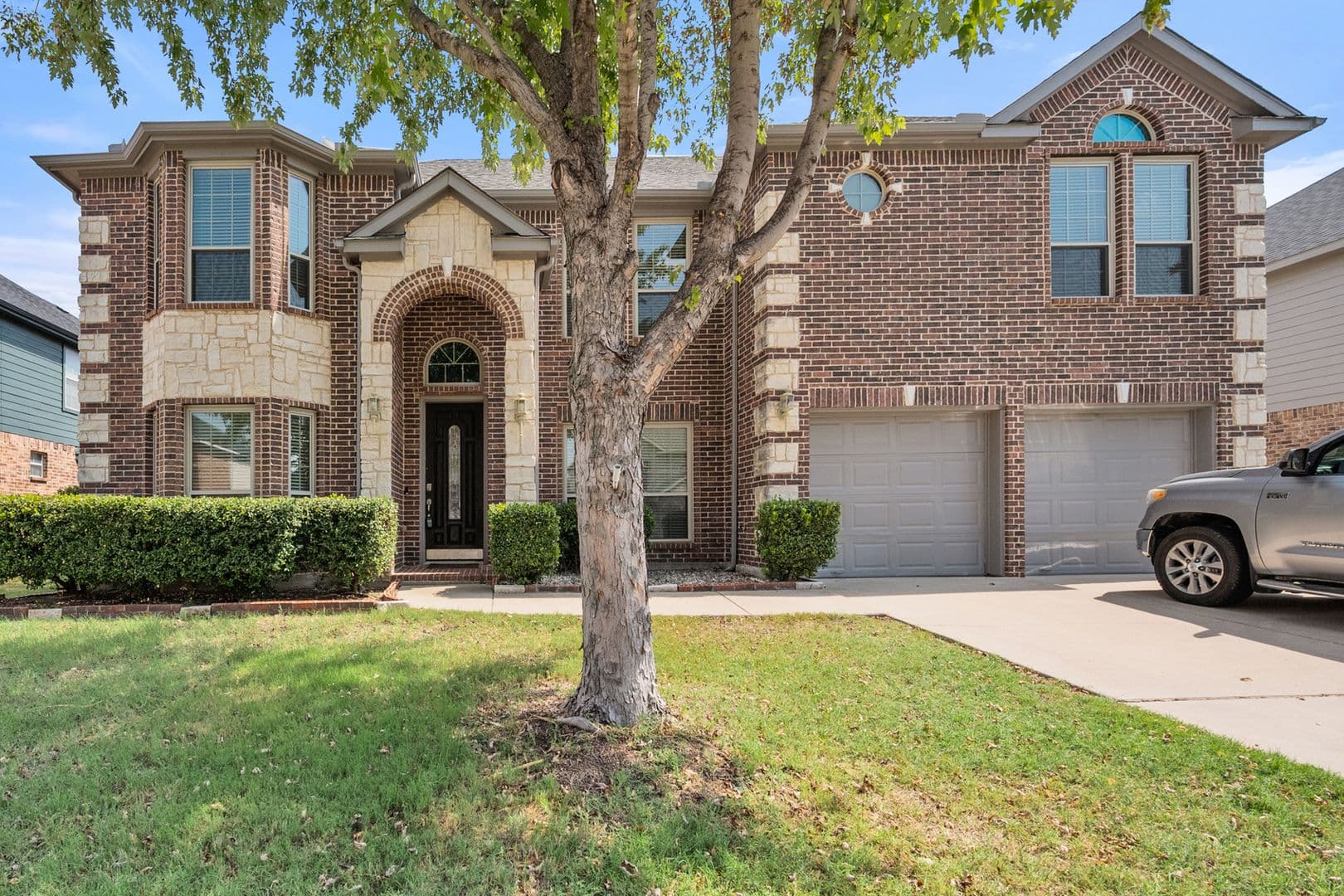 Mansfield House: 121 Monticello Dr