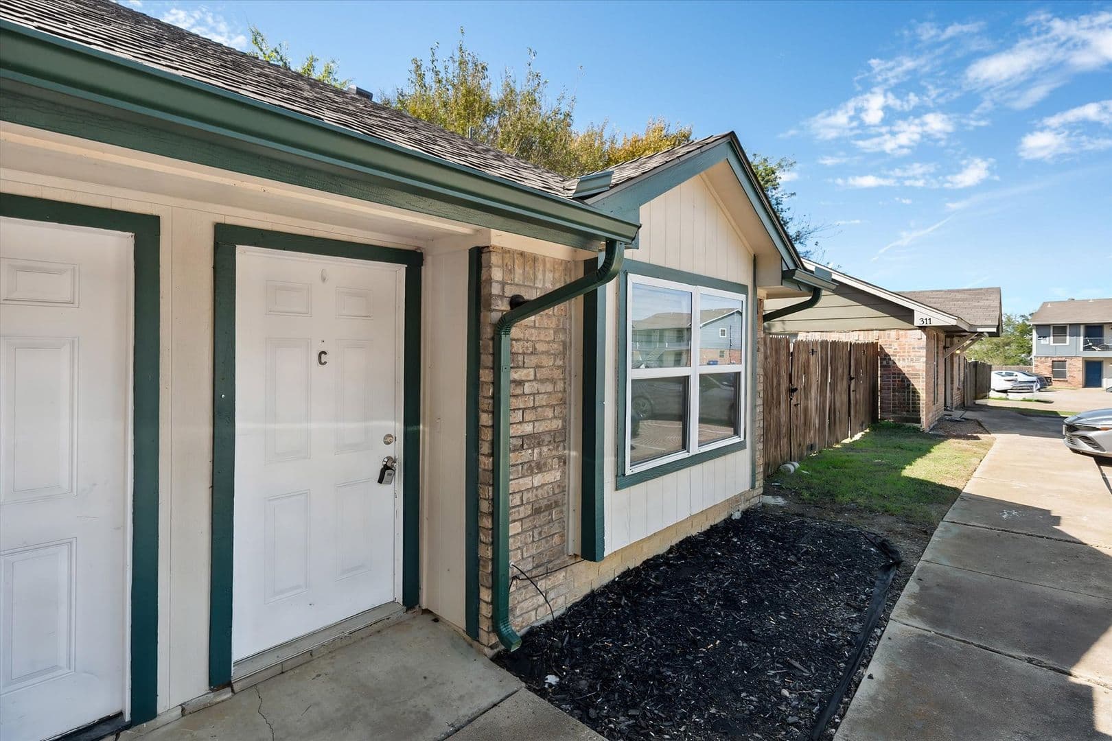 Mansfield Apartment: 311 Kings Way Drive