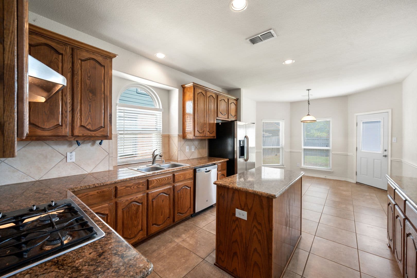 Mansfield House: 121 Monticello Dr