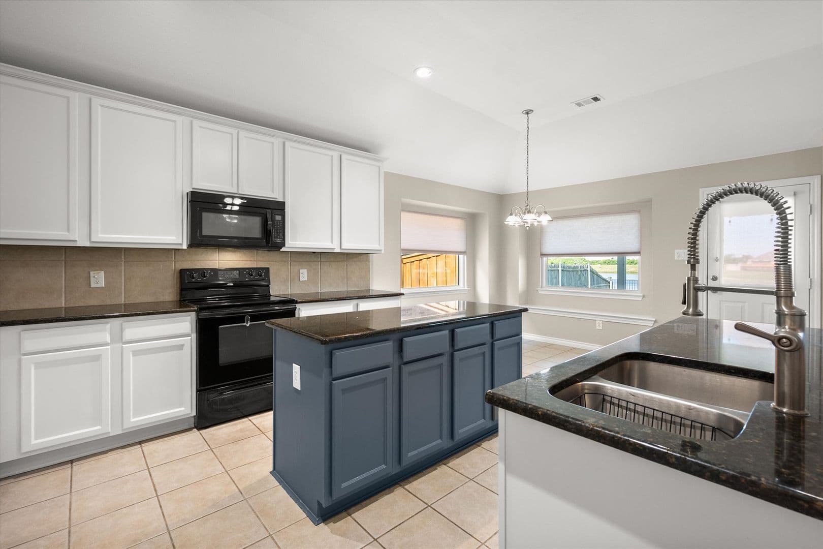 Grand Prairie House: 7363 Estela