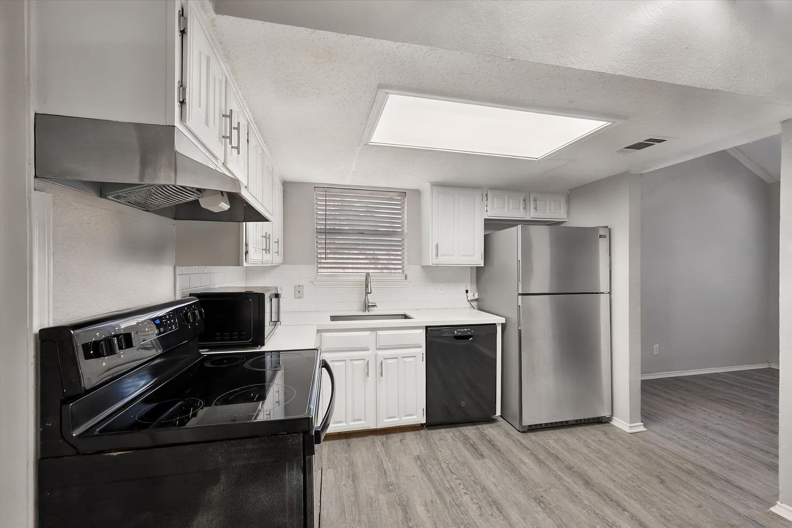 Mansfield Apartment: 311 Kings Way Drive