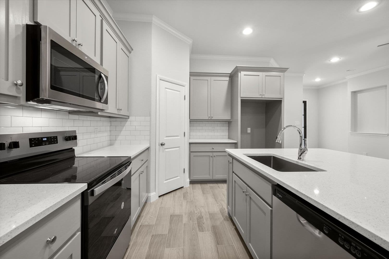 Arlington House: 2333 Spring Park Blvd