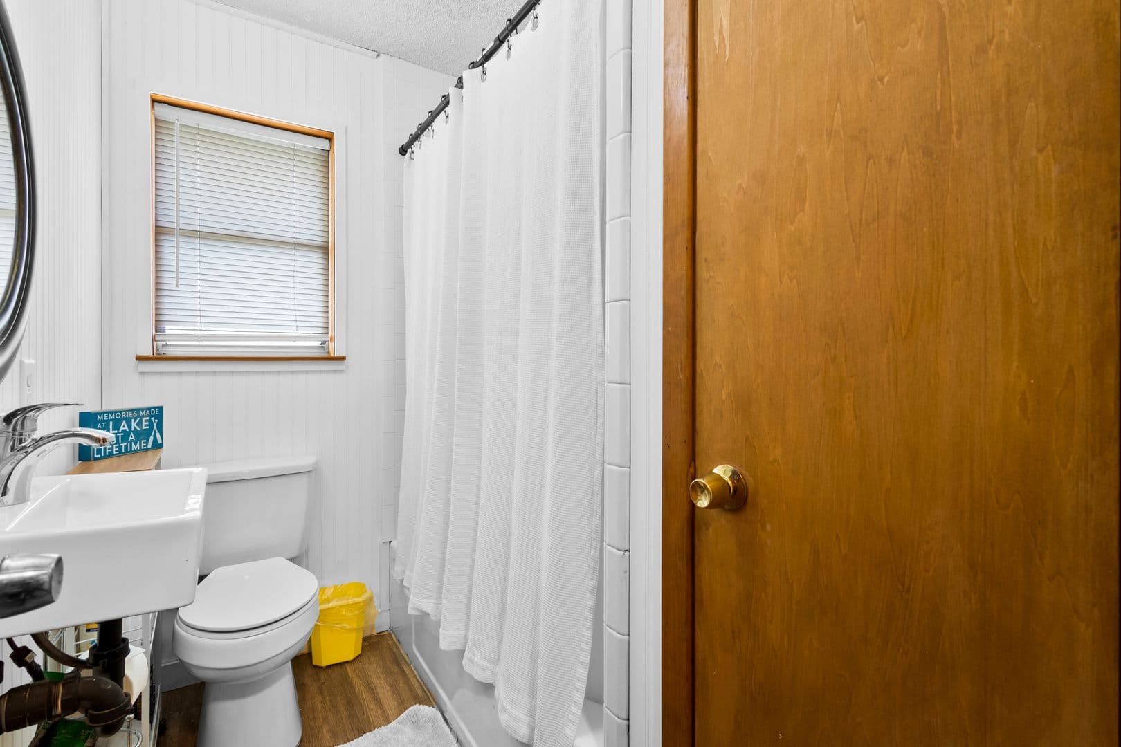 Gun Barrel City House: 111 Island Park Drive