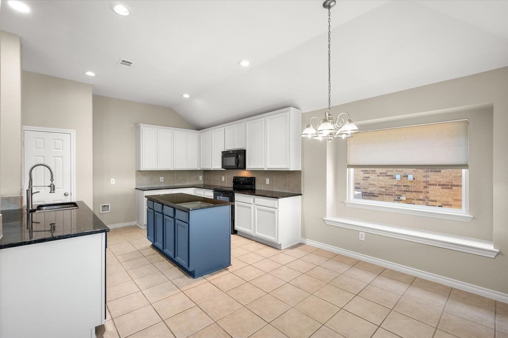 Grand Prairie House: 7363 Estela