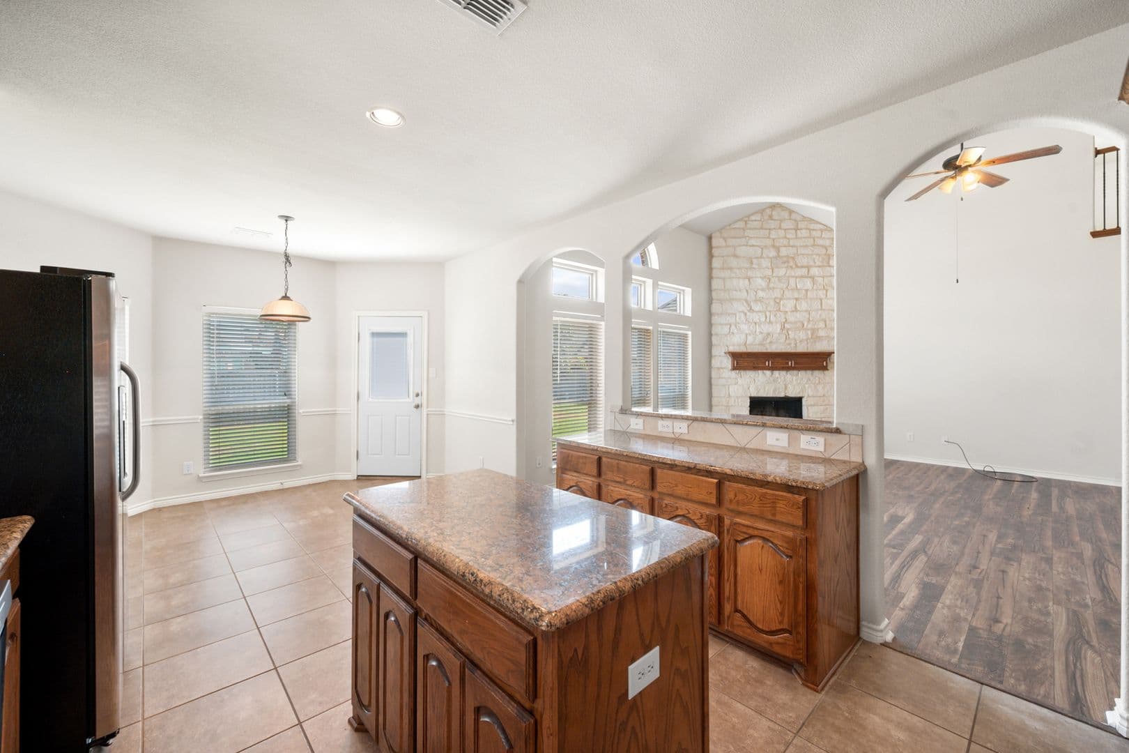 Mansfield House: 121 Monticello Dr