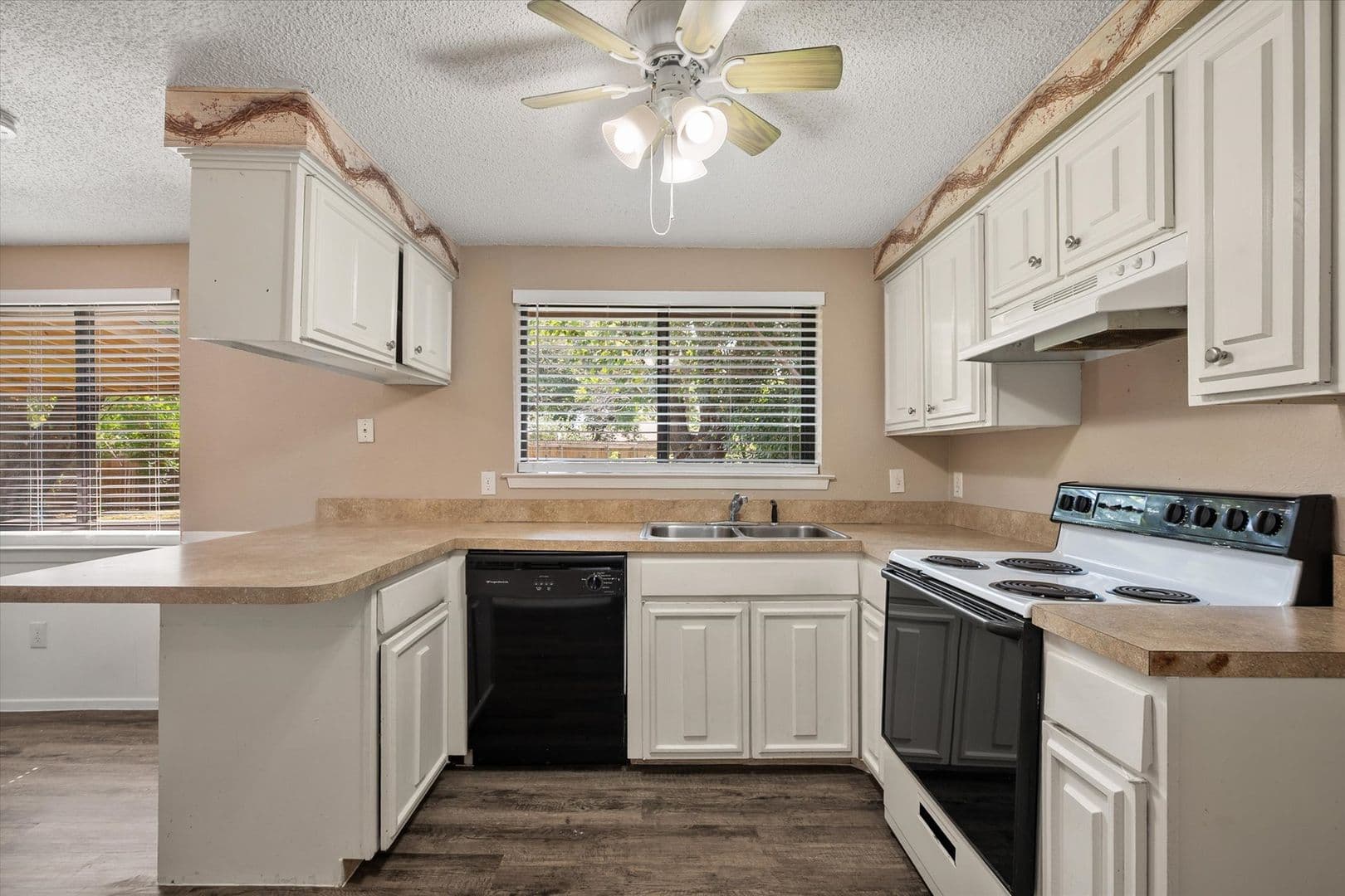 Mansfield House: 823 Quail Ter