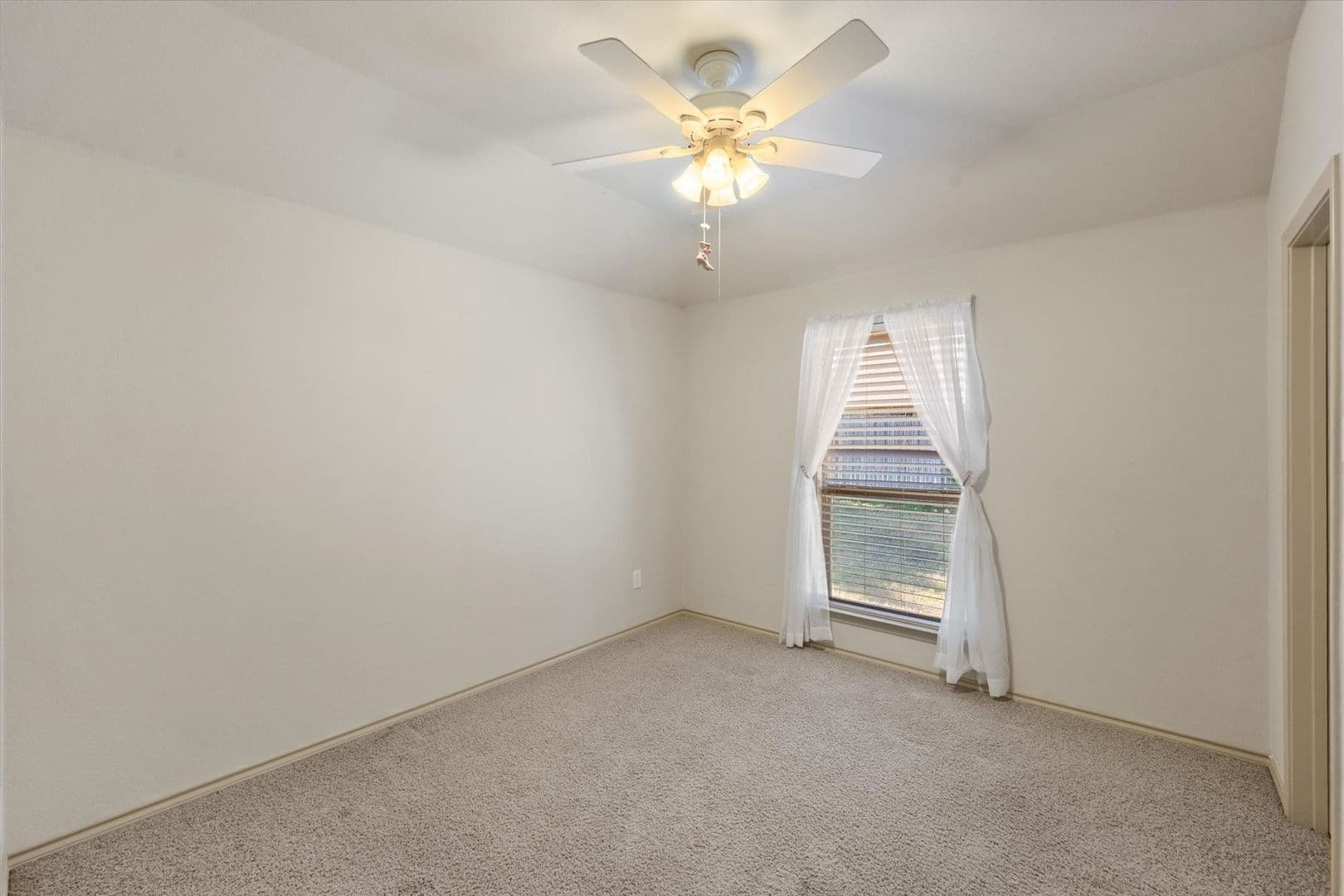 Midlothian House: 1613 Country Hills Dr