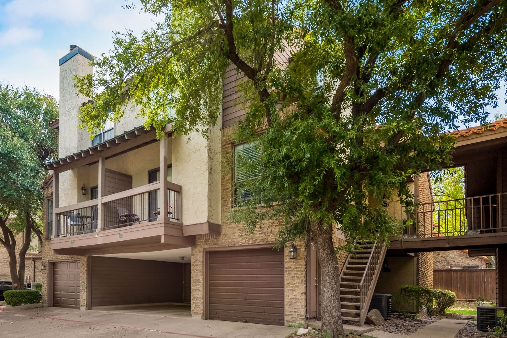 Richardson Condo: 336 Melrose Drive