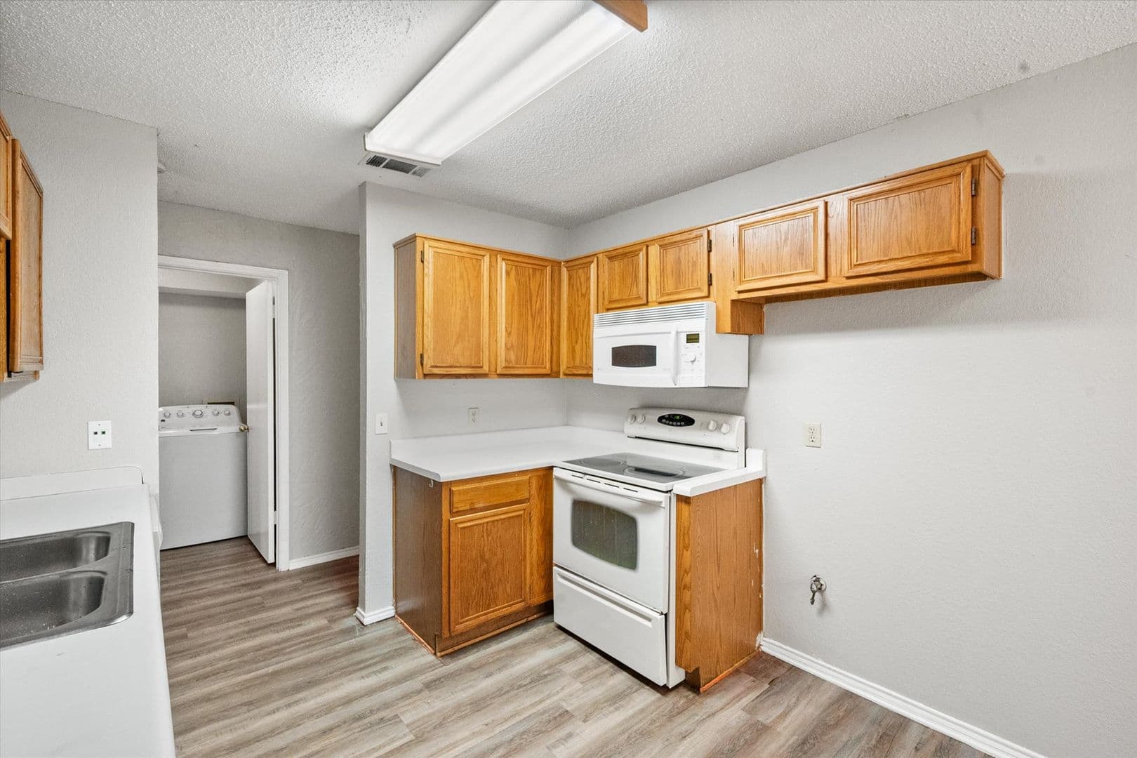 Mansfield House: 1217 Hidden Creek Dr
