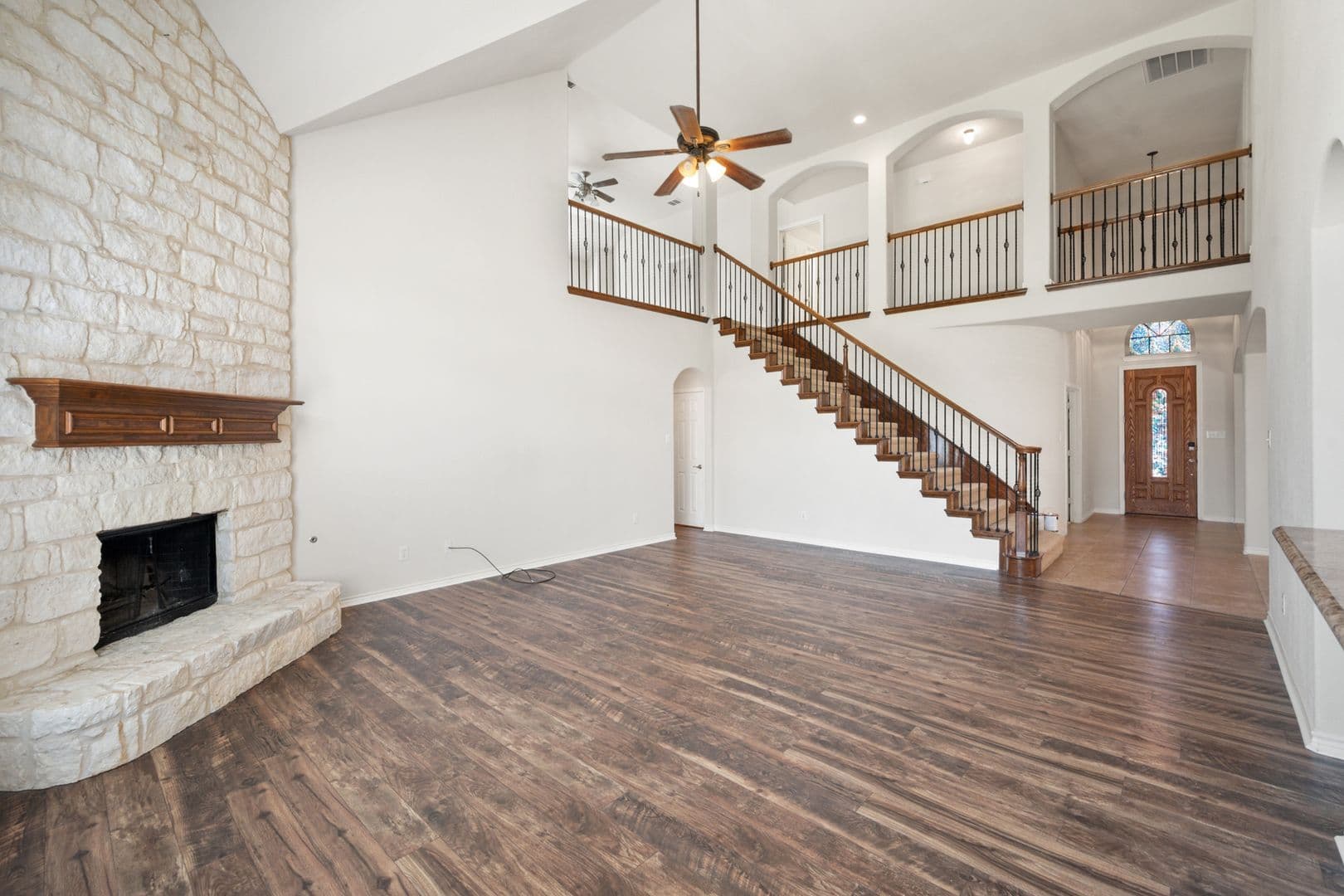 Mansfield House: 121 Monticello Dr