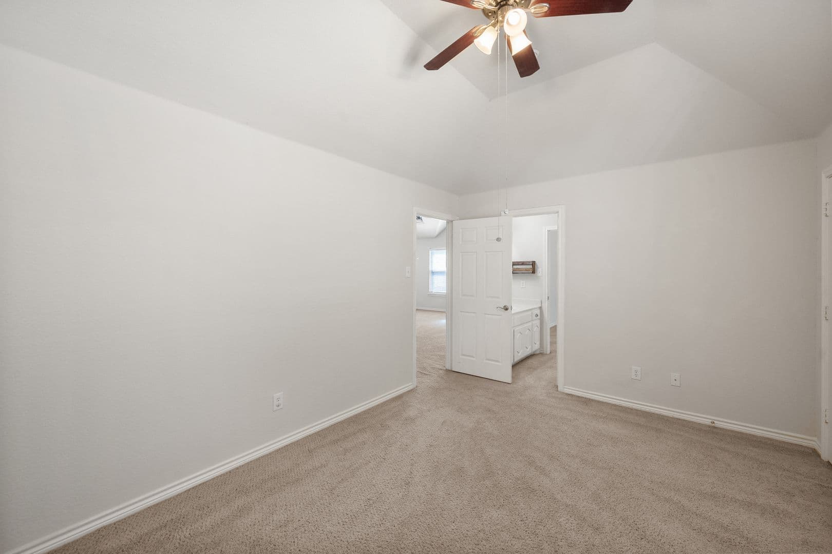 Mansfield House: 121 Monticello Dr