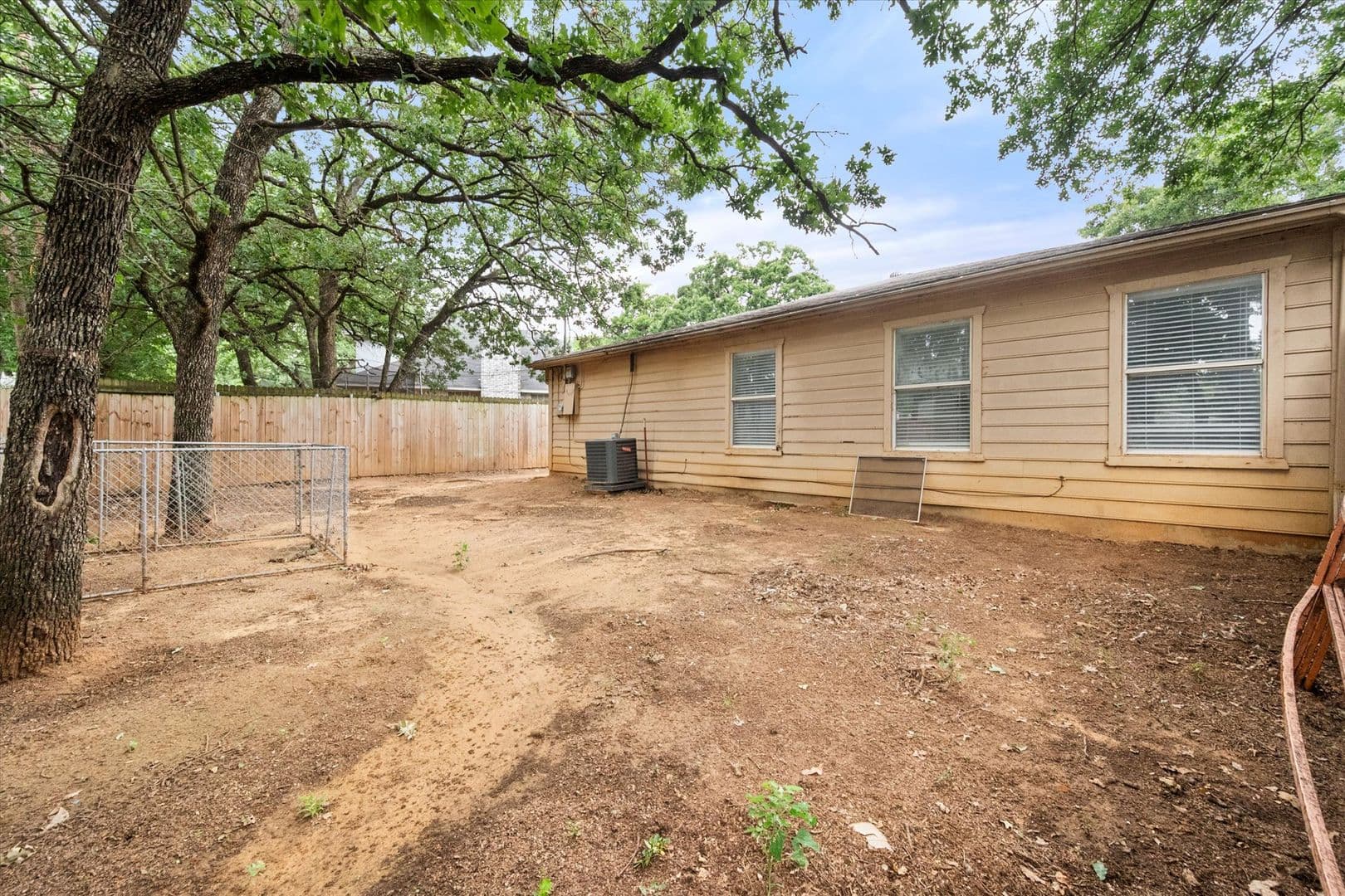 Mansfield House: 1217 Hidden Creek Dr