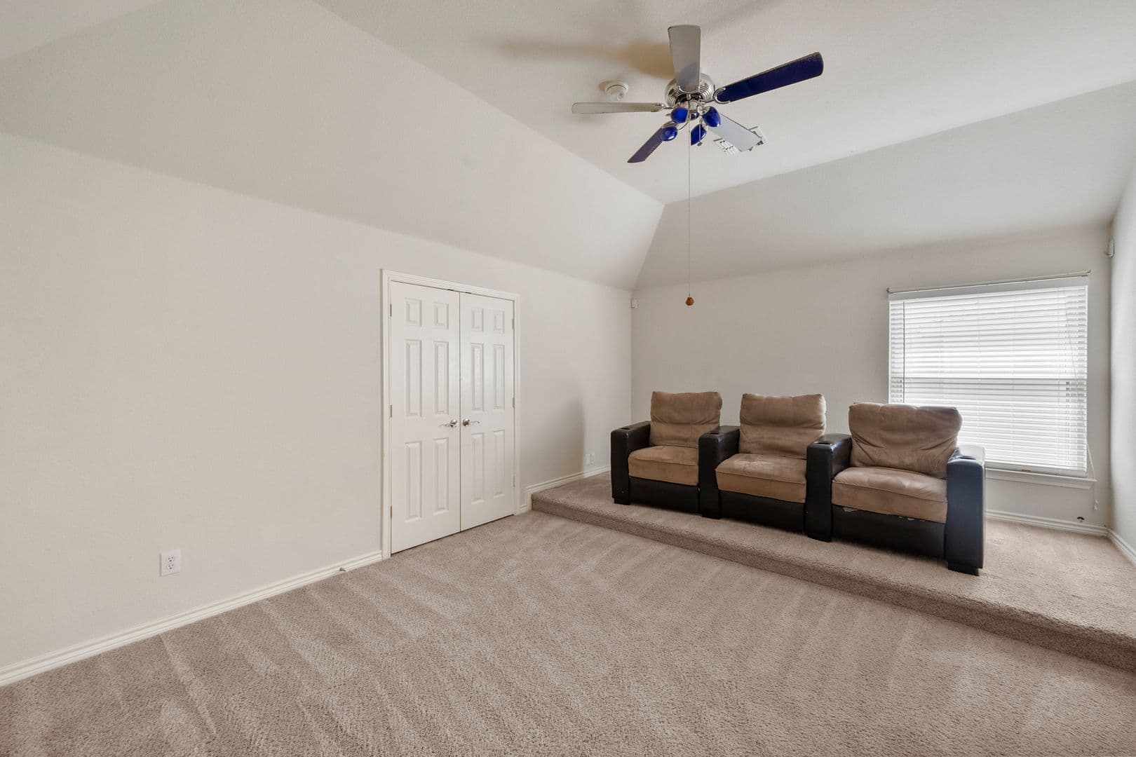 Mansfield House: 121 Monticello Dr
