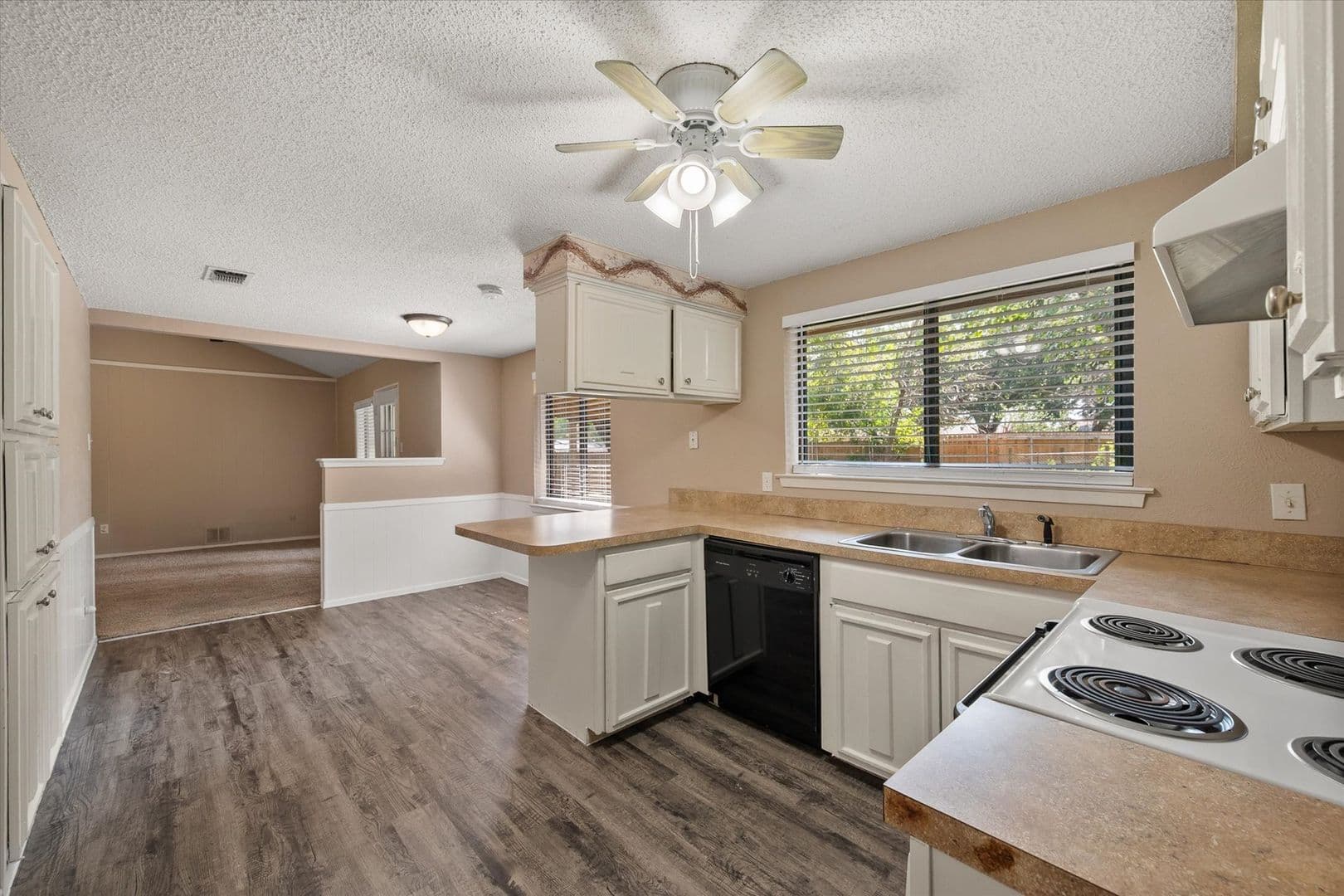 Mansfield House: 823 Quail Ter