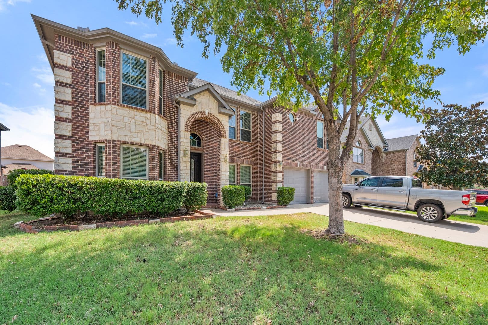 Mansfield House: 121 Monticello Dr