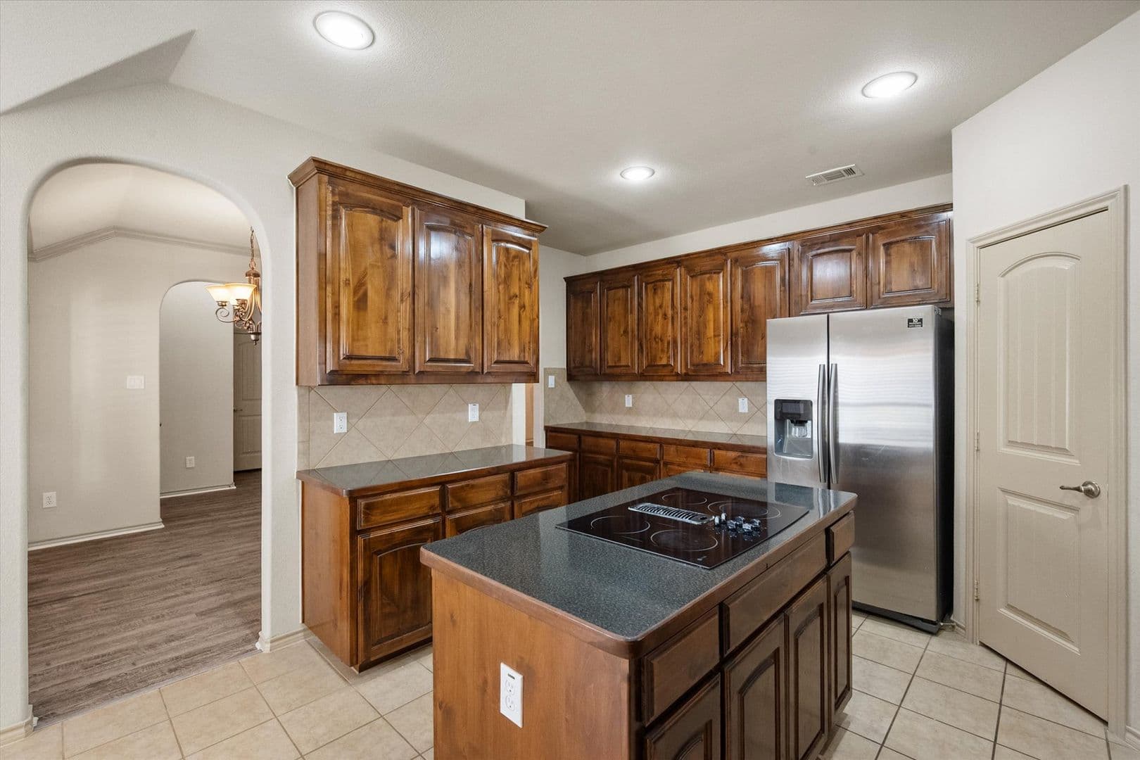 Midlothian House: 1613 Country Hills Dr