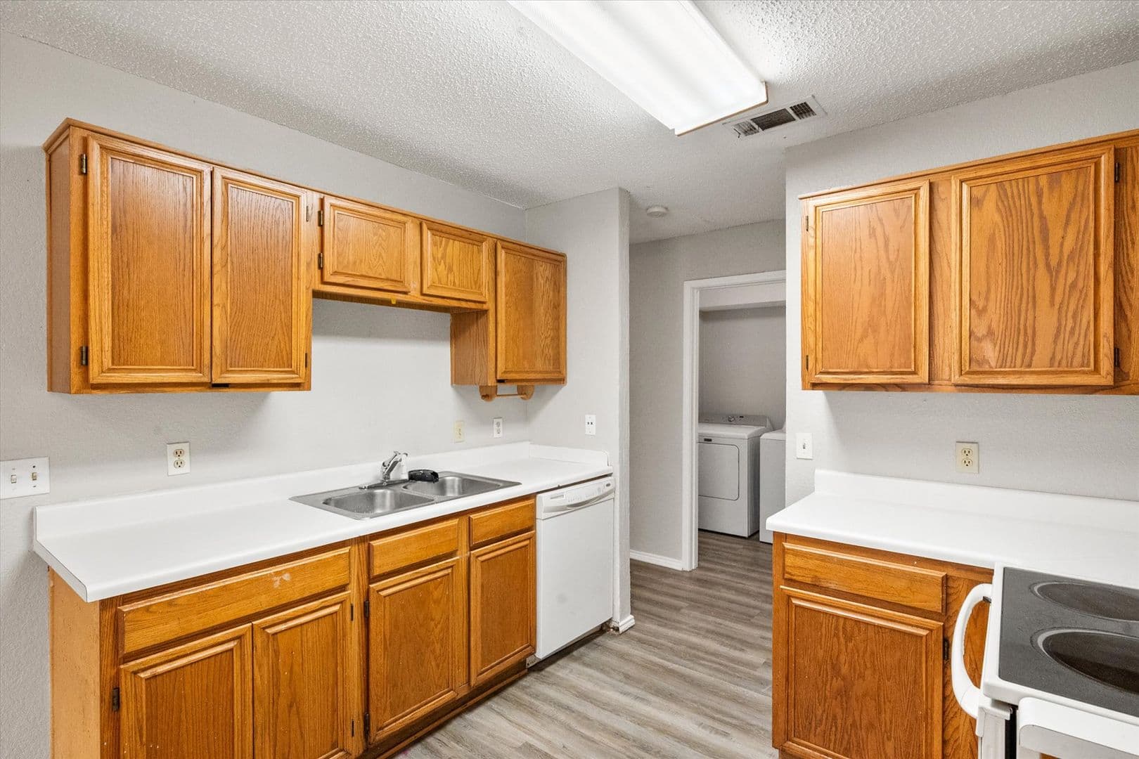 Mansfield House: 1217 Hidden Creek Dr