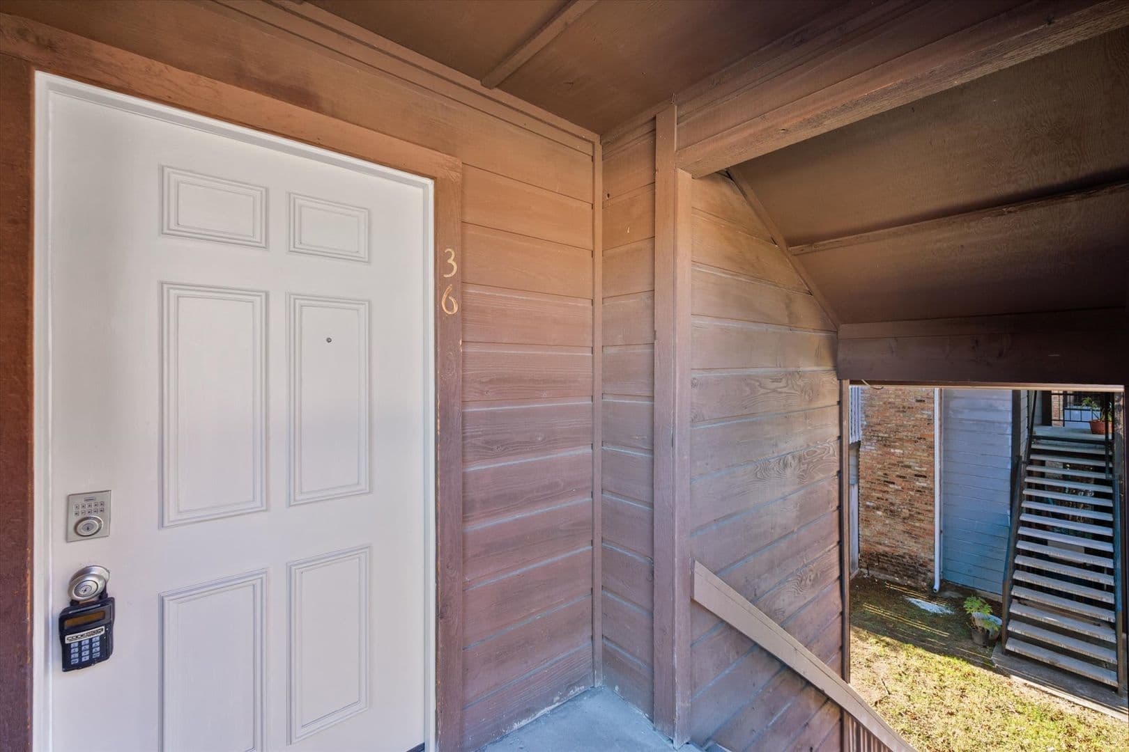 Euless Apartment: 406 E Denton Dr.