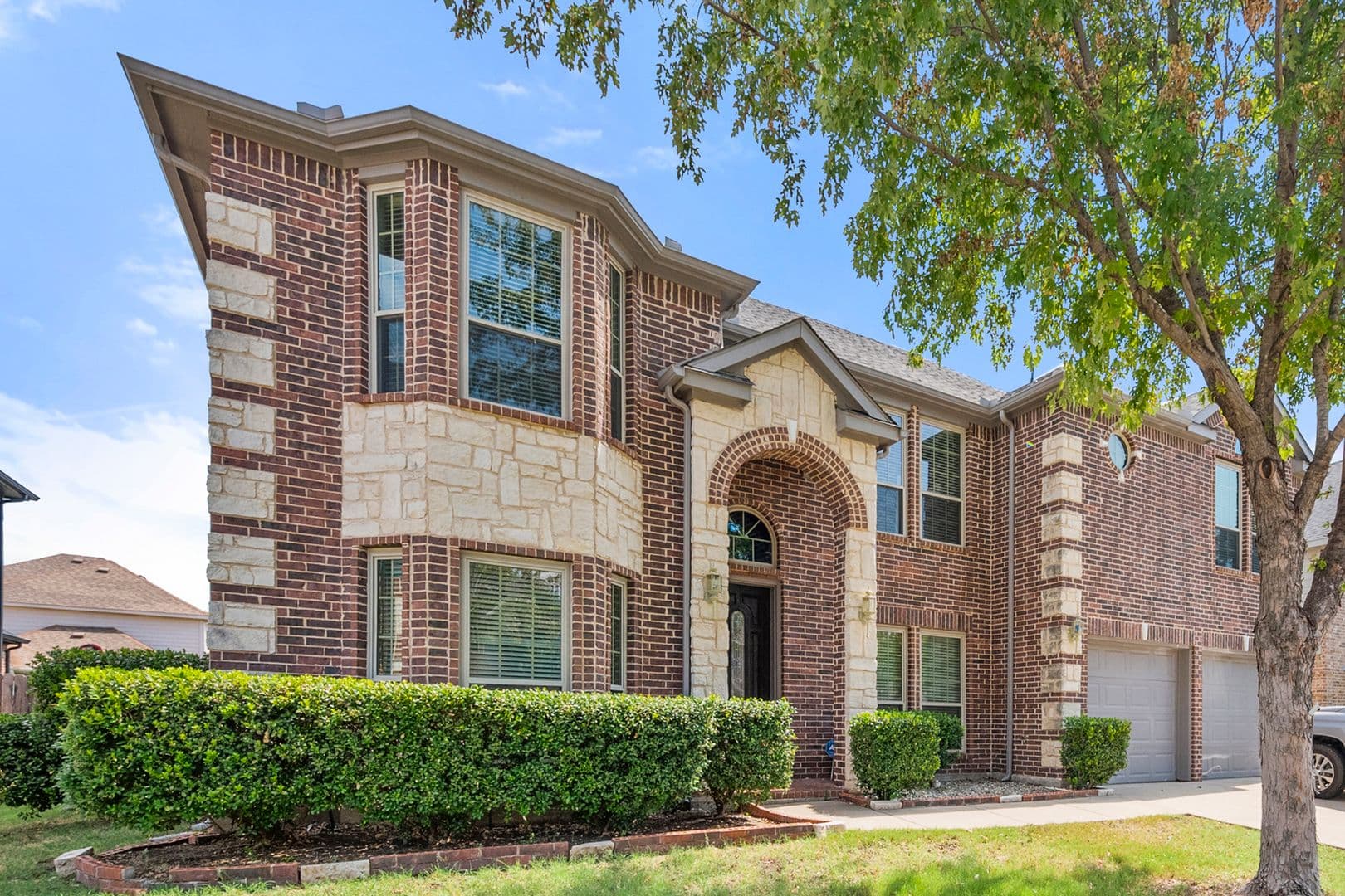 Mansfield House: 121 Monticello Dr