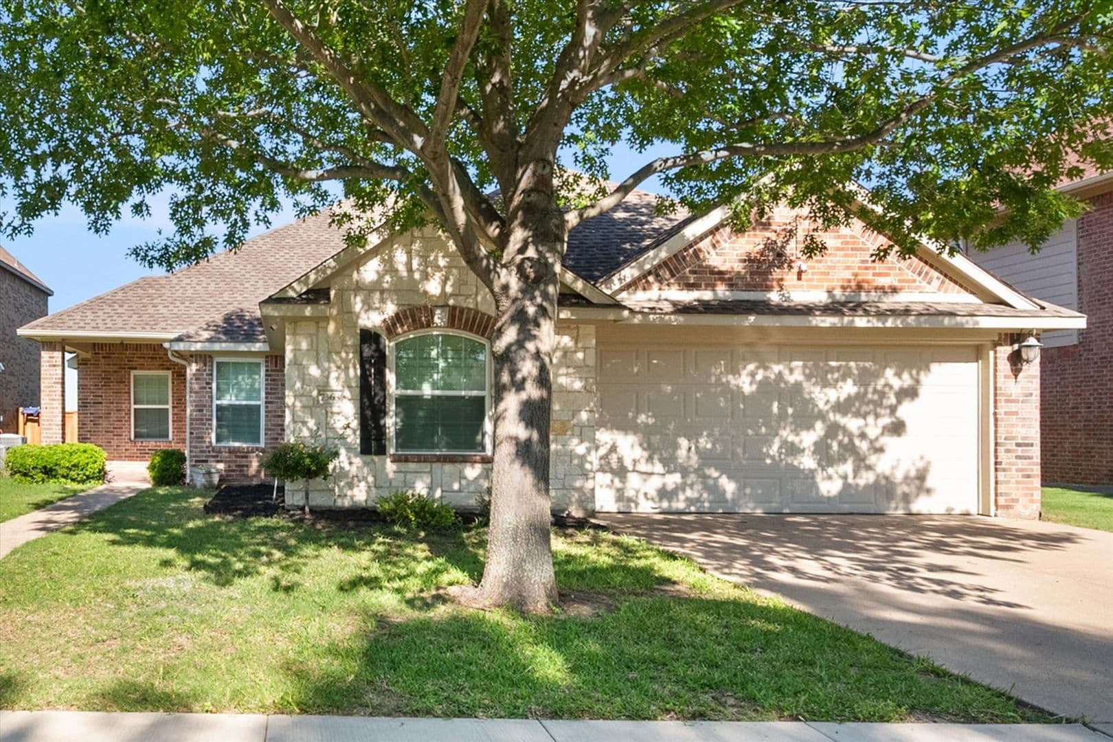 Grand Prairie House: 7363 Estela