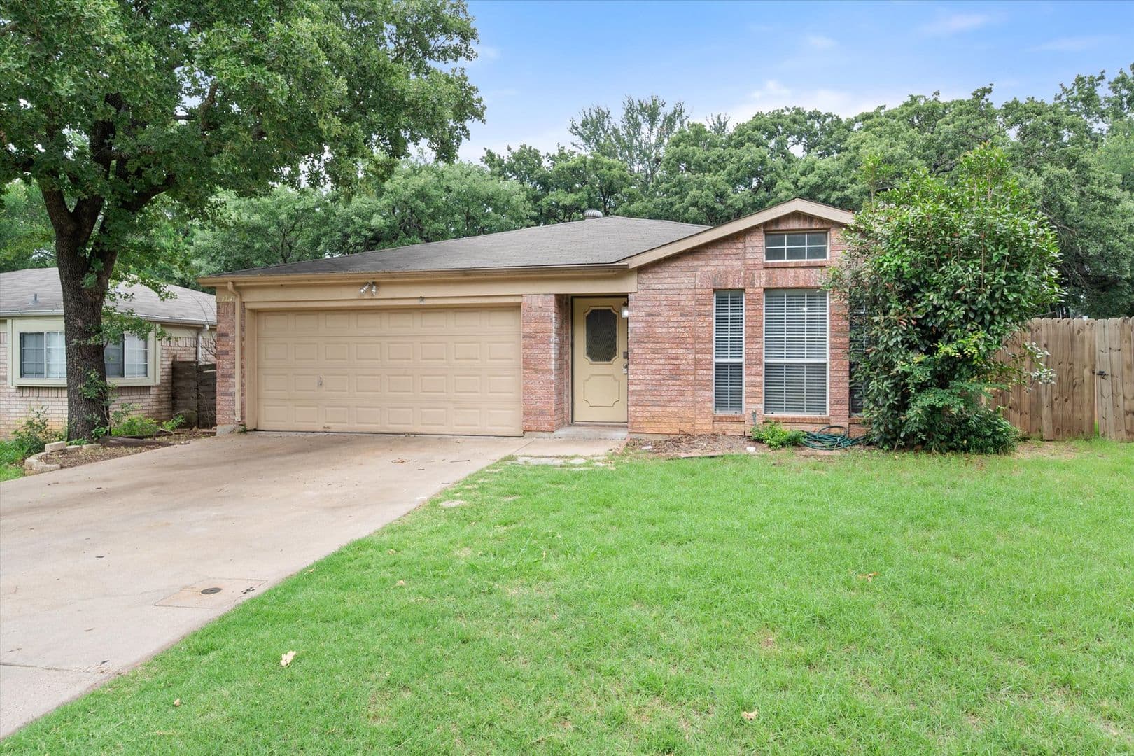 Mansfield House: 1217 Hidden Creek Dr
