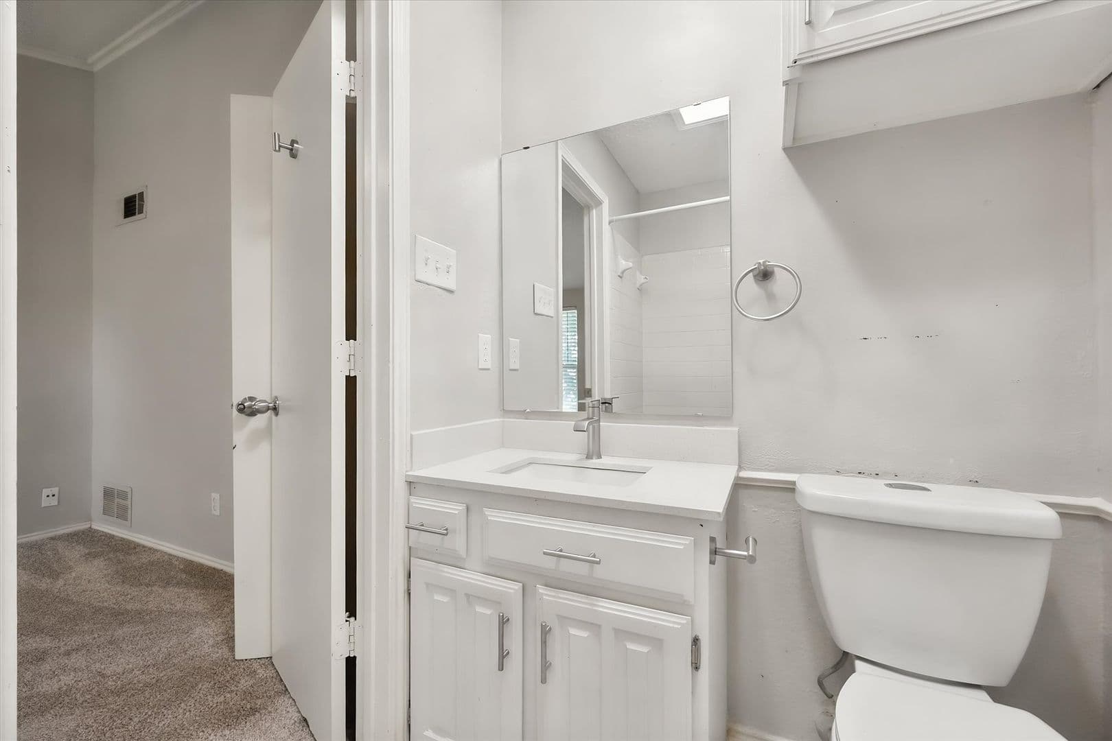 Mansfield Apartment: 311 Kings Way Drive