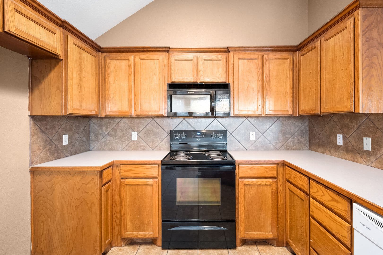Burleson House: 309 Shane Ln