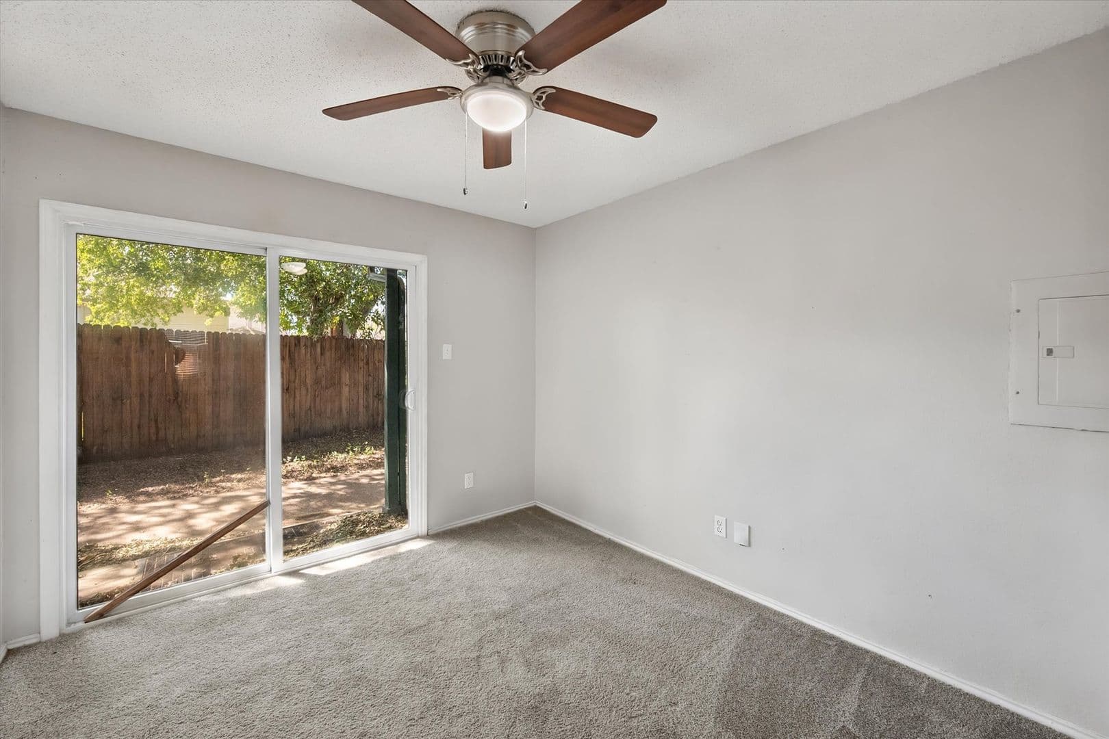 Mansfield Apartment: 311 Kings Way Drive