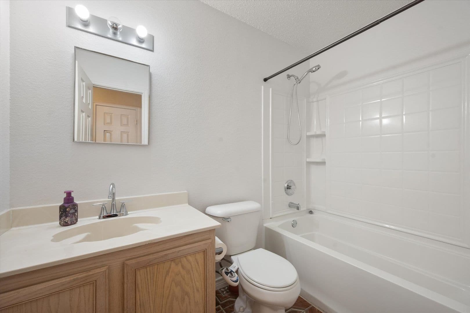 Arlington House: 511 Travis Ranch Trl