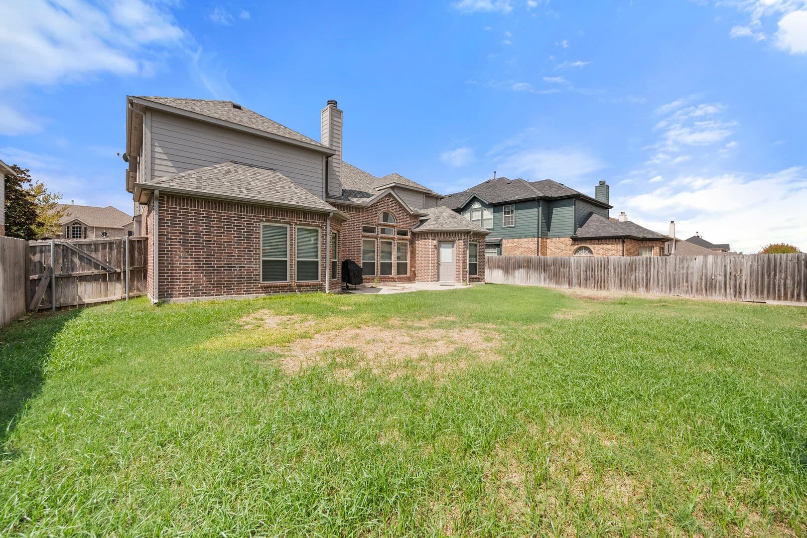 Mansfield House: 121 Monticello Dr