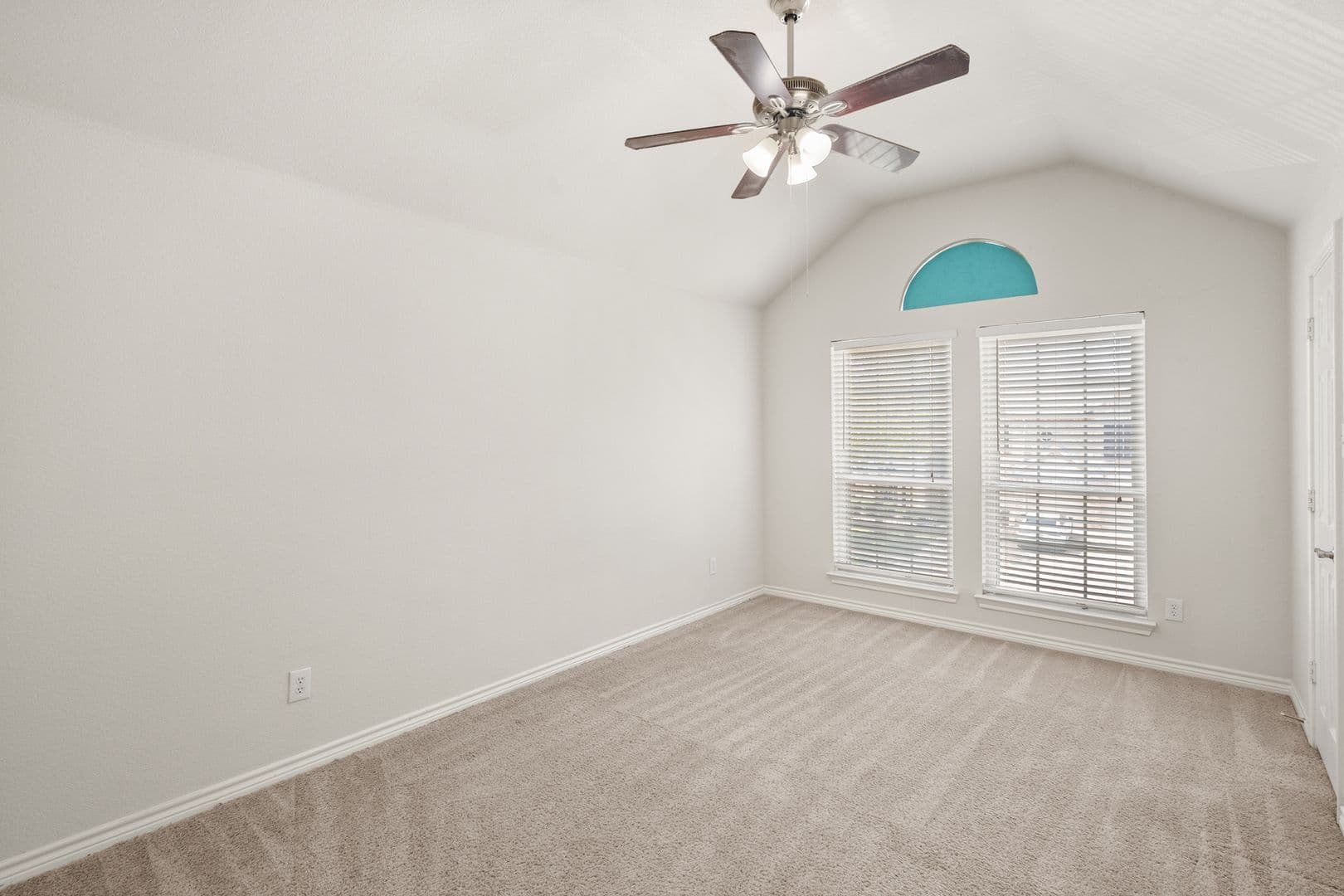 Mansfield House: 121 Monticello Dr
