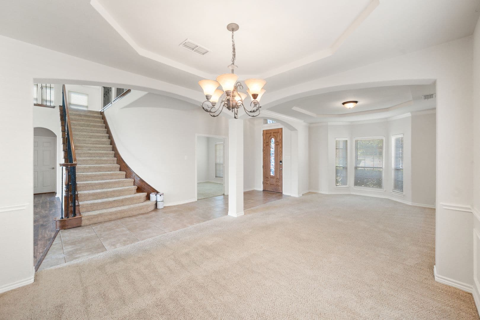 Mansfield House: 121 Monticello Dr