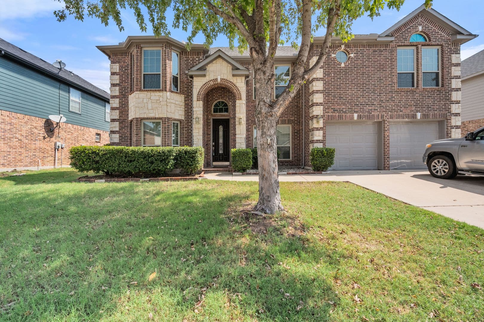 Mansfield House: 121 Monticello Dr