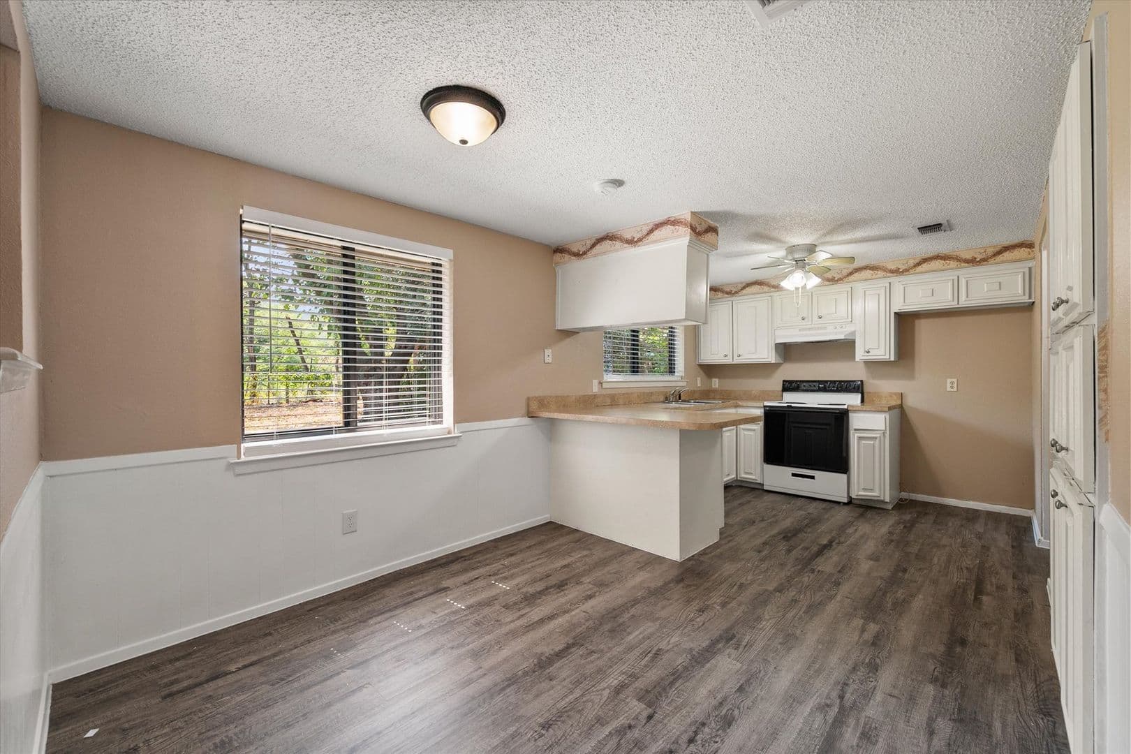 Mansfield House: 823 Quail Ter