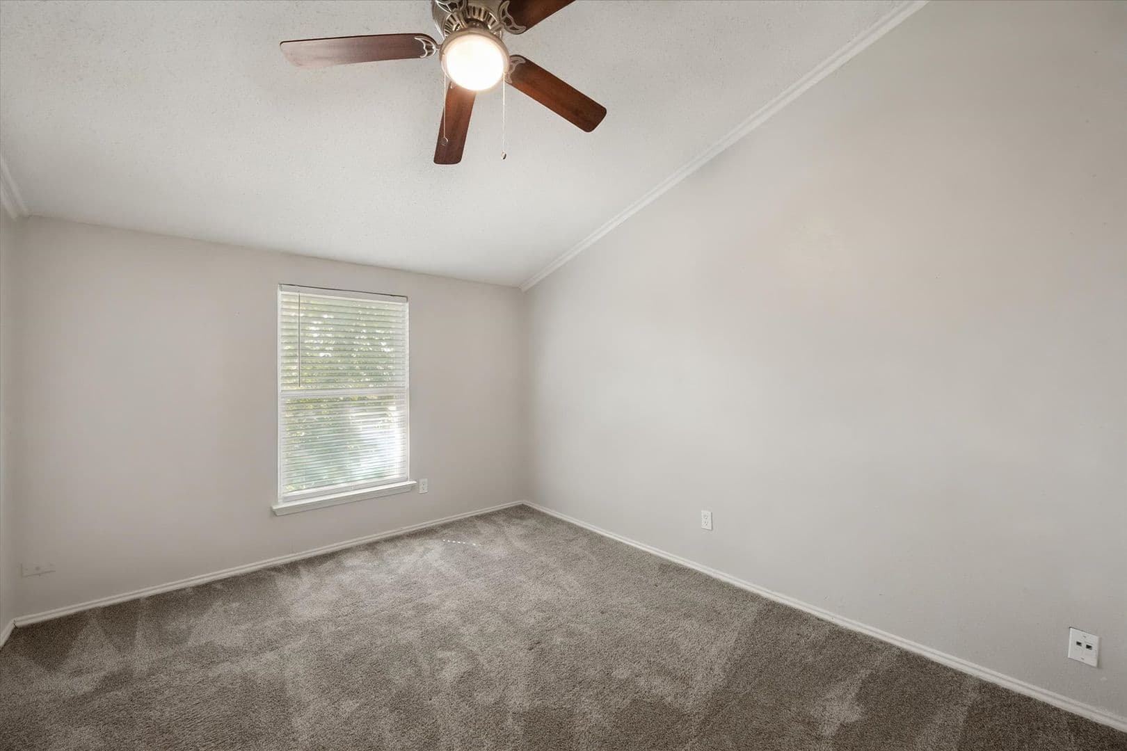 Mansfield Apartment: 311 Kings Way Drive