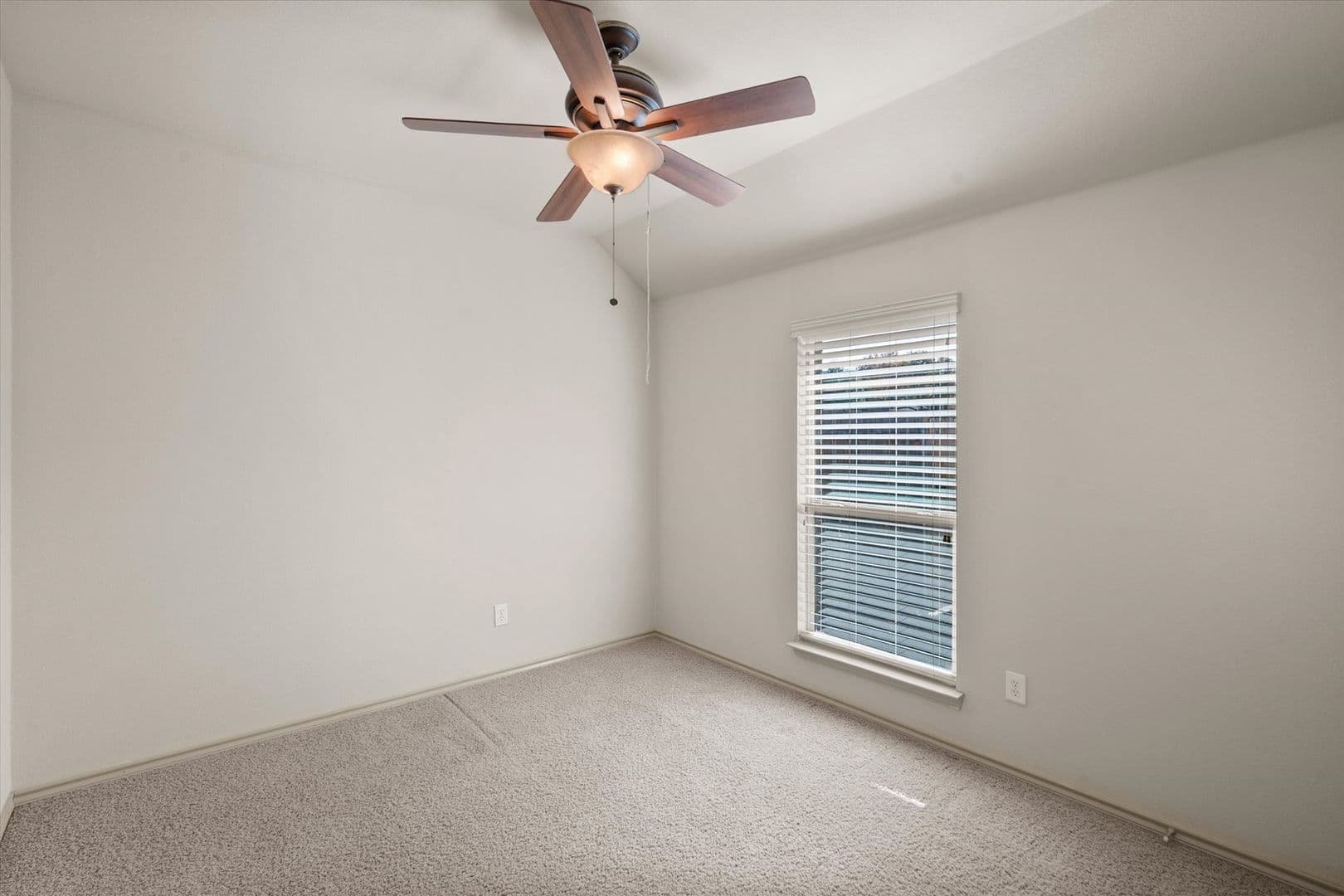 Midlothian House: 1613 Country Hills Dr