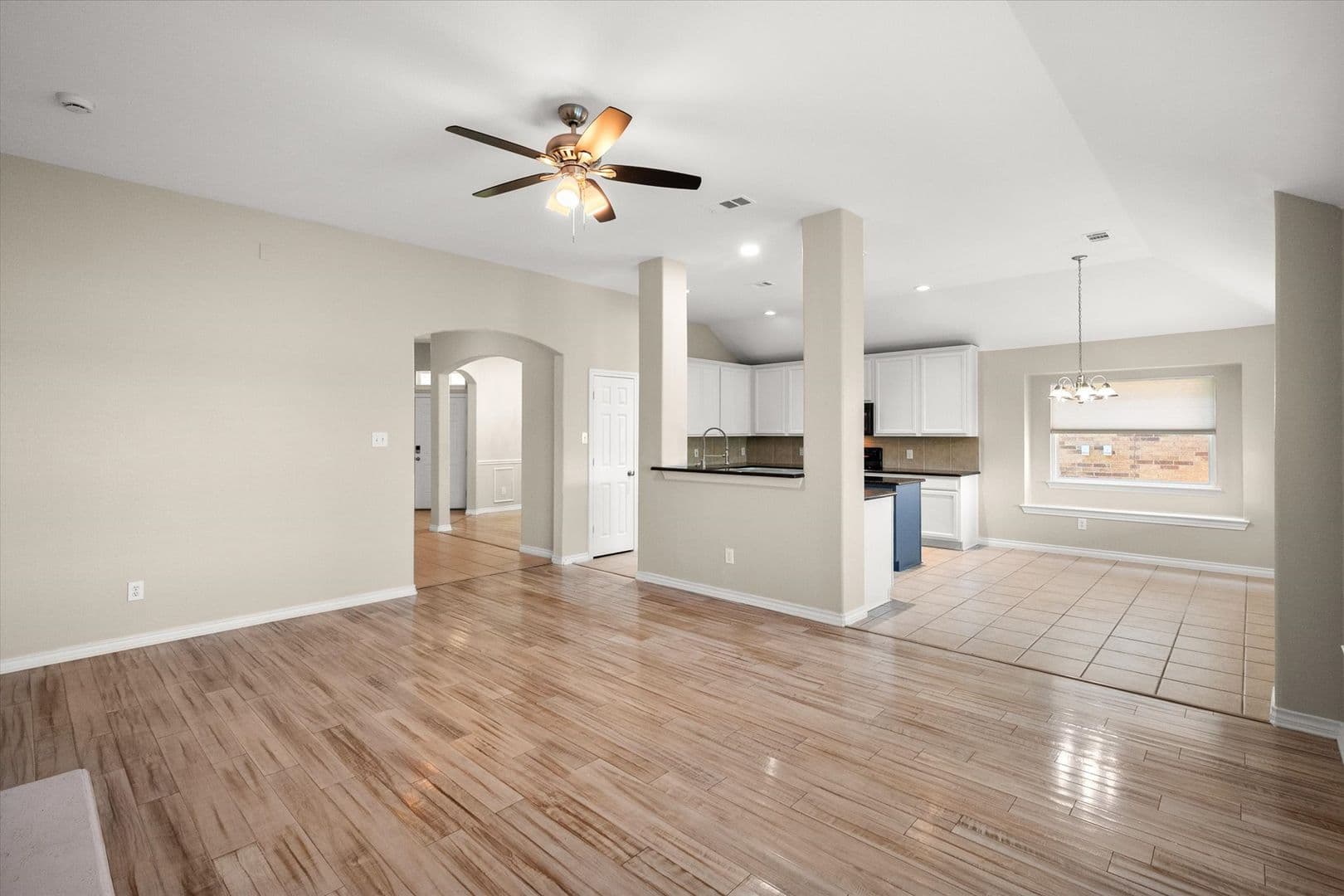 Grand Prairie House: 7363 Estela