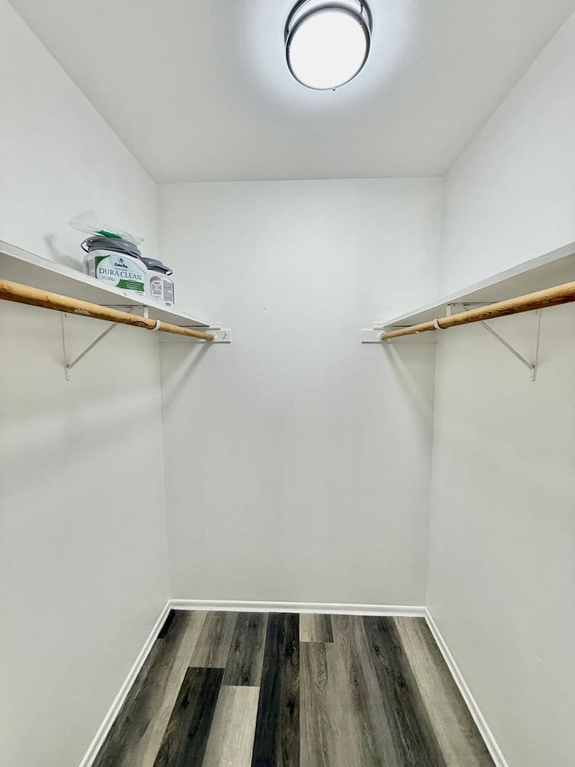 Chicago Apartment: 6815 N. Sheridan Rd.
