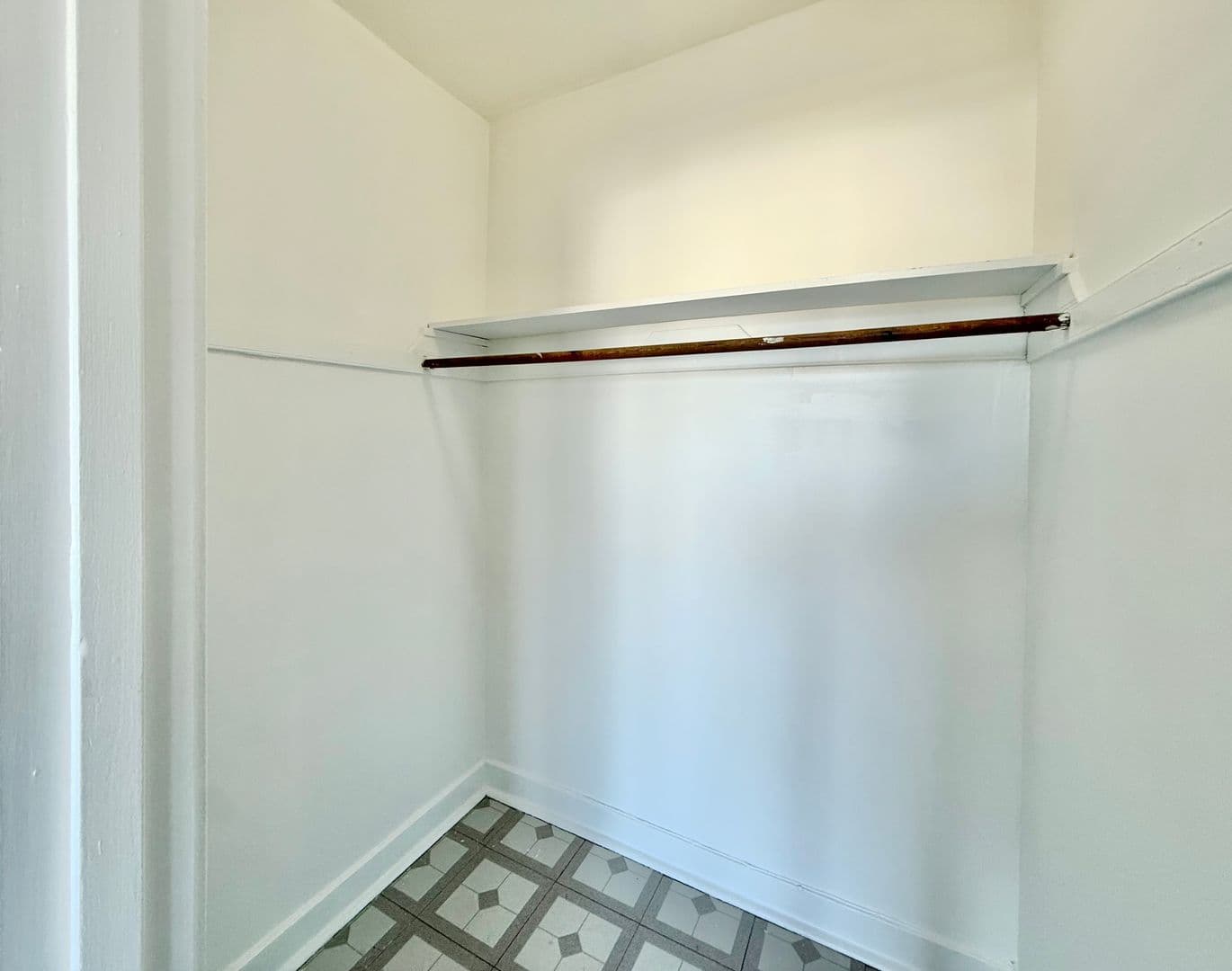 Chicago Apartment: 2349-2359 W Devon - 6351-6355 N Western